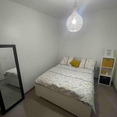 Appart T2 Proche Aeroport Roissy Appartement Tremblay-en-France Buitenkant foto